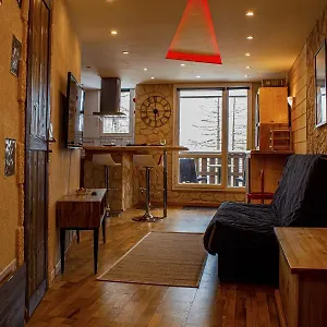 * Spacieux * Moderne * Wifi * 4/5 P Appartement